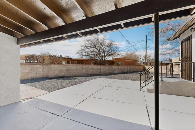 2205 Marie Place NW, Albuquerque, NM 87104