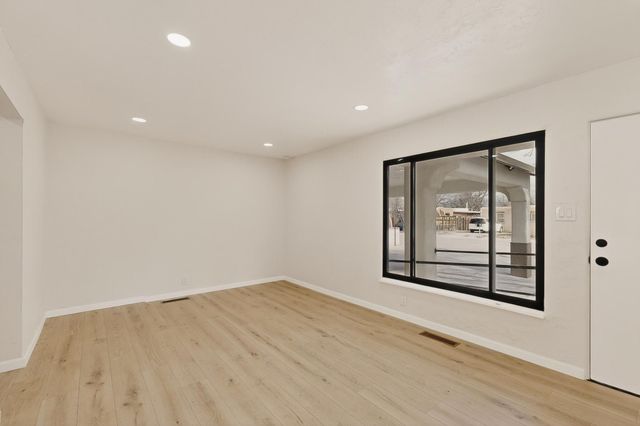 2205 Marie Place NW, Albuquerque, NM 87104