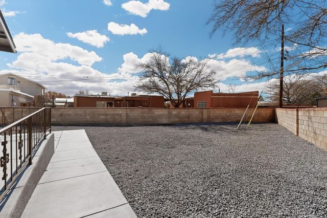 2205 Marie Place NW, Albuquerque, NM 87104