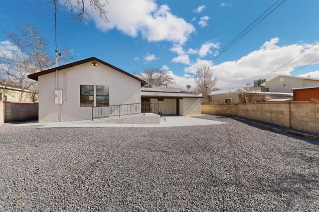 2205 Marie Place NW, Albuquerque, NM 87104