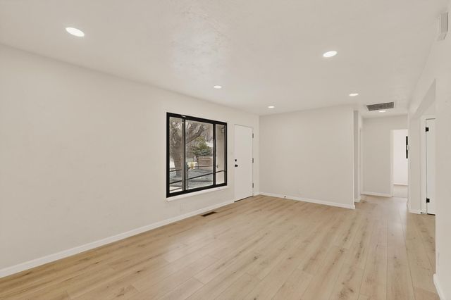 2205 Marie Place NW, Albuquerque, NM 87104