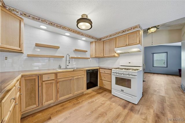 300 Westwood Road, Lancaster, NY 14086