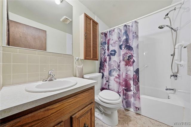 300 Westwood Road, Lancaster, NY 14086