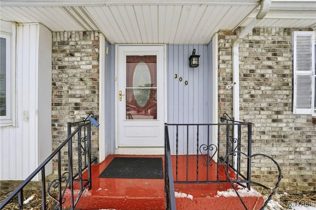 300 Westwood Road, Lancaster, NY 14086