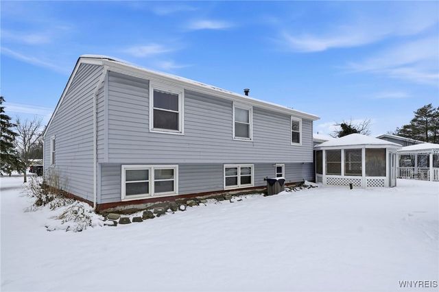 300 Westwood Road, Lancaster, NY 14086