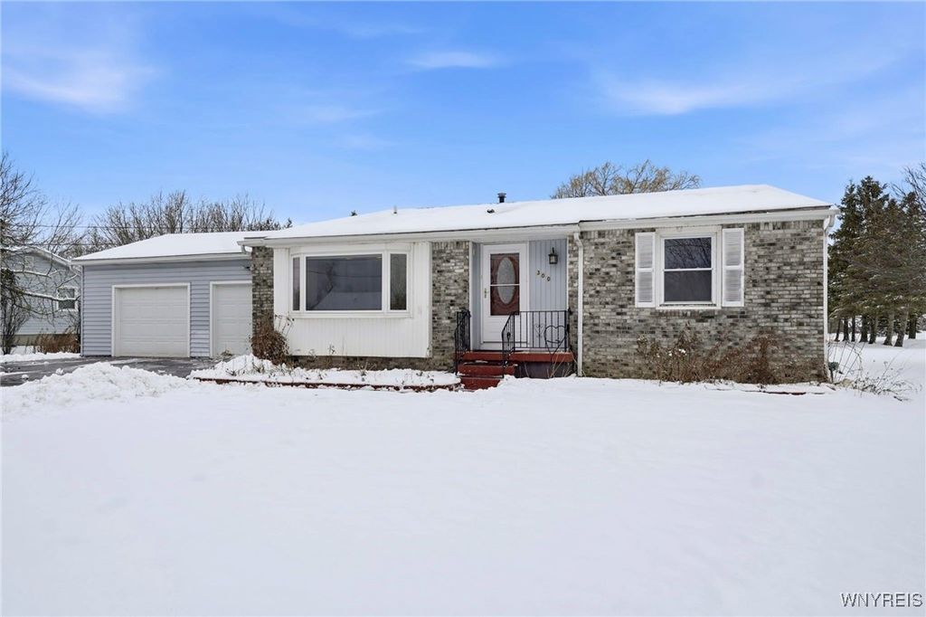 300 Westwood Road, Lancaster, NY 14086