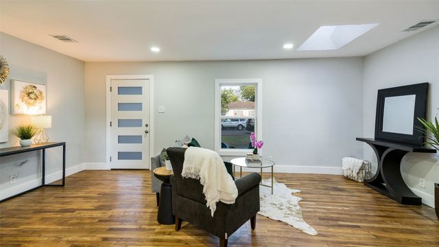 10523 Newcombe Drive, Dallas, TX 75228