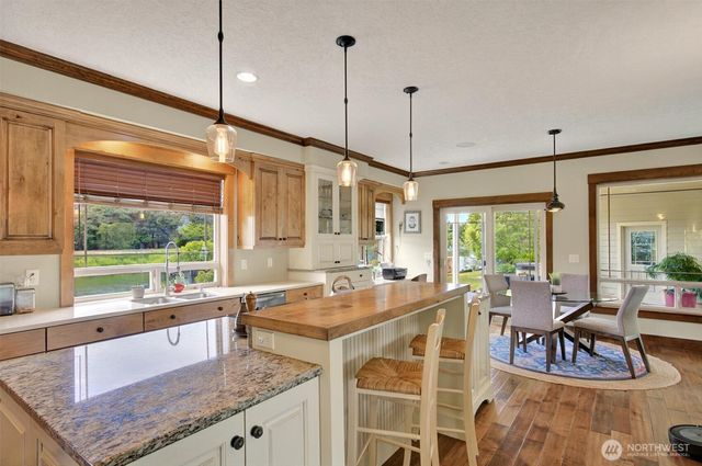 45 N Welcome Slough Road, Cathlamet, WA 98612