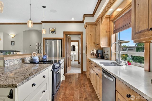 45 N Welcome Slough Road, Cathlamet, WA 98612