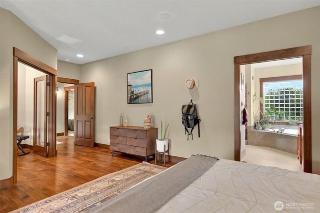 45 N Welcome Slough Road, Cathlamet, WA 98612