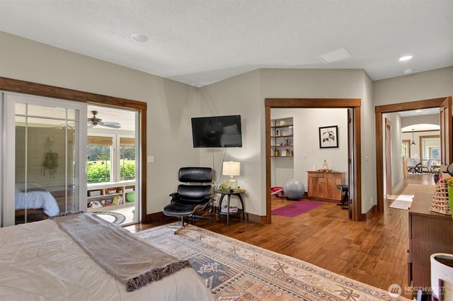 45 N Welcome Slough Road, Cathlamet, WA 98612