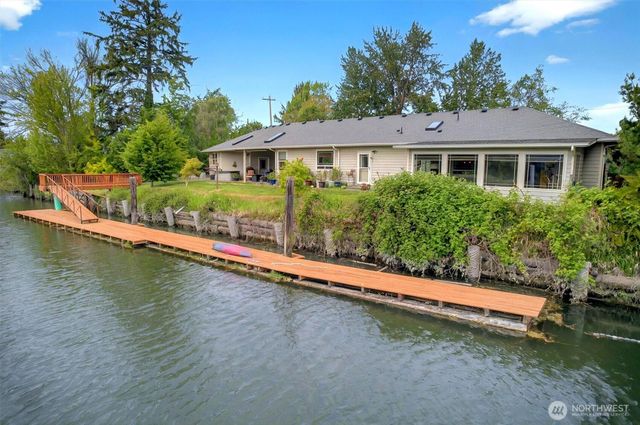 45 N Welcome Slough Road, Cathlamet, WA 98612