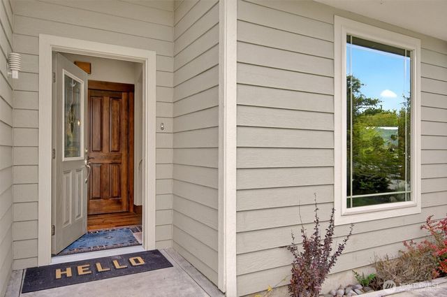 45 N Welcome Slough Road, Cathlamet, WA 98612