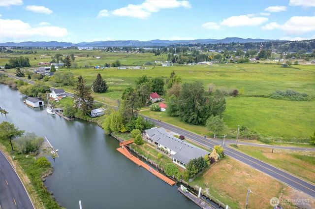 45 N Welcome Slough Road, Cathlamet, WA 98612