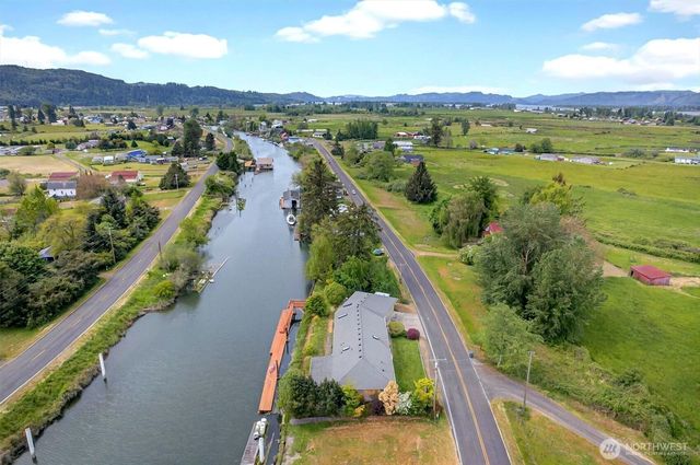 45 N Welcome Slough Road, Cathlamet, WA 98612