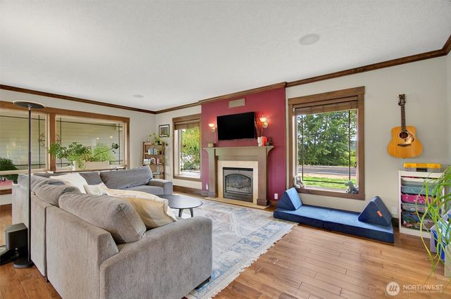 45 N Welcome Slough Road, Cathlamet, WA 98612