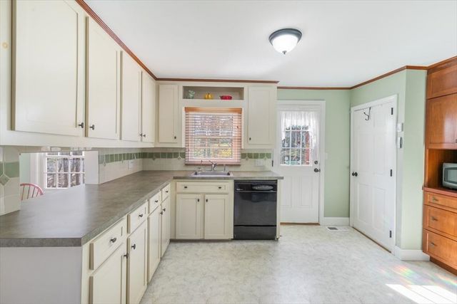 37 Benham St, Haverhill, MA 01830