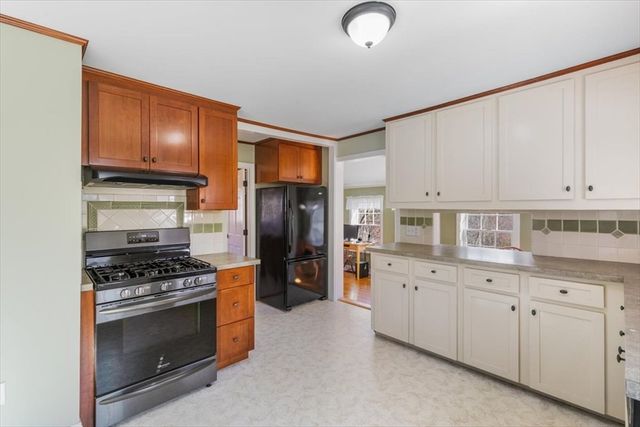 37 Benham St, Haverhill, MA 01830