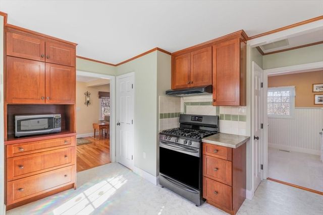 37 Benham St, Haverhill, MA 01830