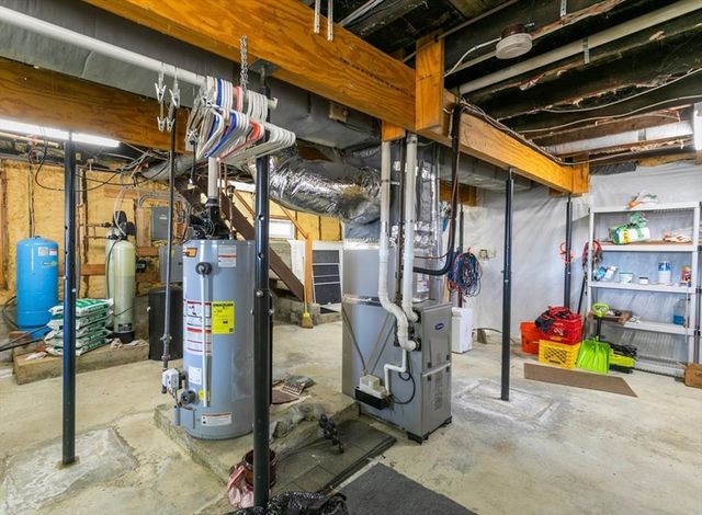 37 Benham St, Haverhill, MA 01830