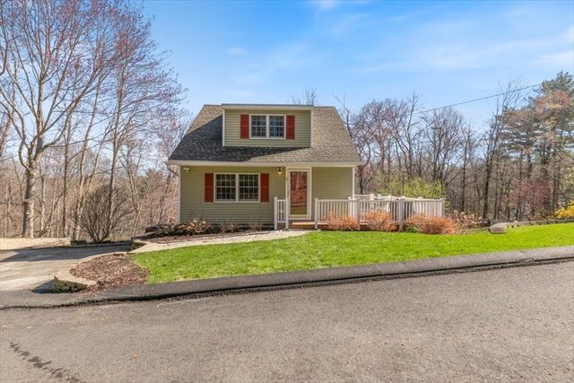 37 Benham St, Haverhill, MA 01830