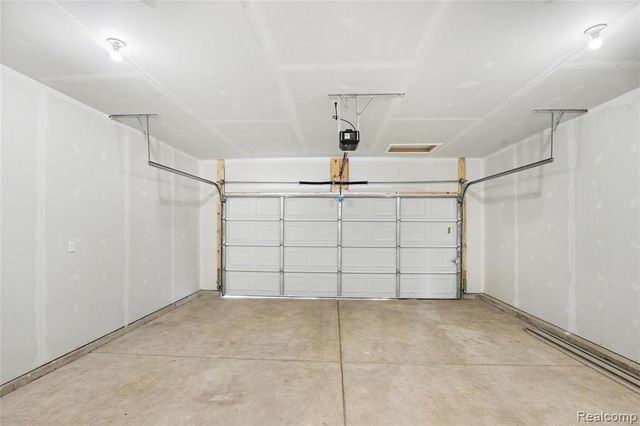213 Wildflower Drive, Hillsdale, MI 49242