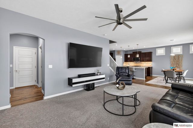 10702 Laramie Street, Papillion, NE 68046