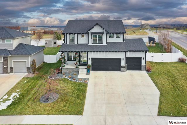 10702 Laramie Street, Papillion, NE 68046