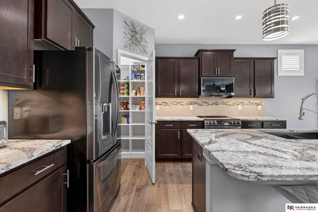 10702 Laramie Street, Papillion, NE 68046