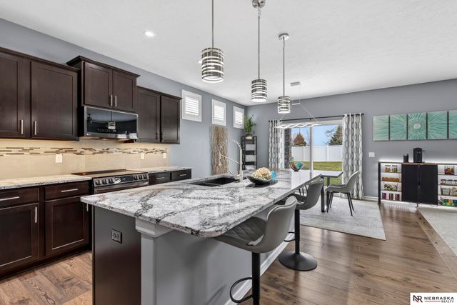 10702 Laramie Street, Papillion, NE 68046