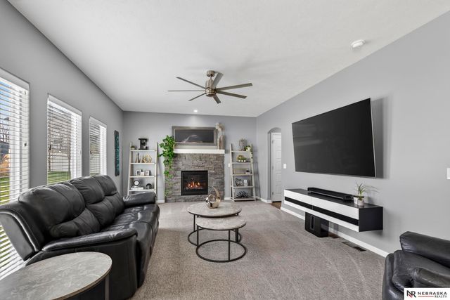 10702 Laramie Street, Papillion, NE 68046