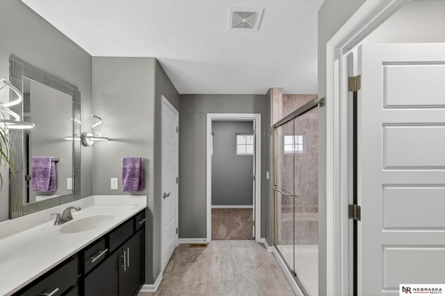 10702 Laramie Street, Papillion, NE 68046