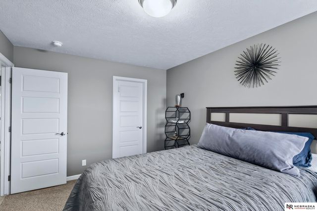 10702 Laramie Street, Papillion, NE 68046