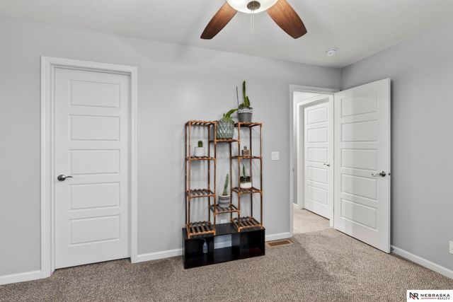 10702 Laramie Street, Papillion, NE 68046