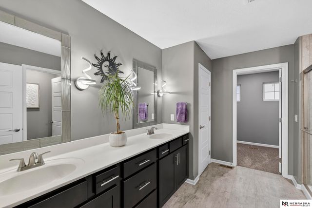 10702 Laramie Street, Papillion, NE 68046