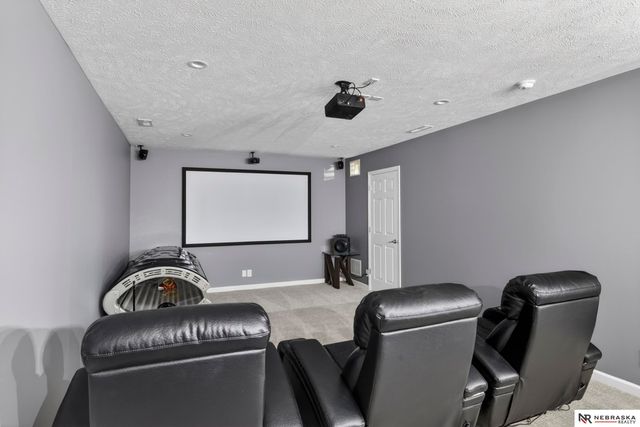 10702 Laramie Street, Papillion, NE 68046