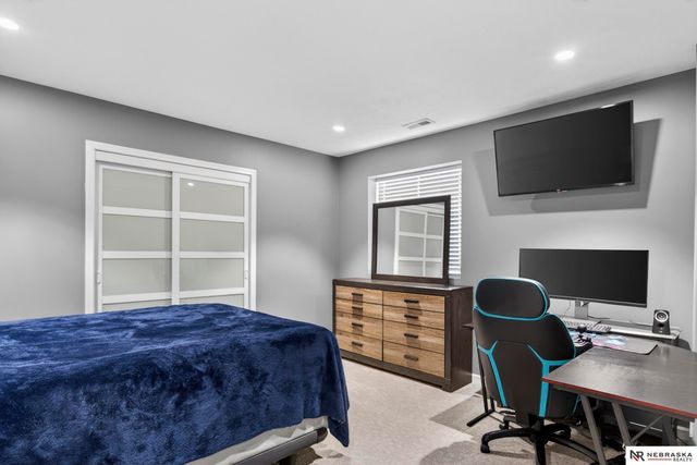 10702 Laramie Street, Papillion, NE 68046