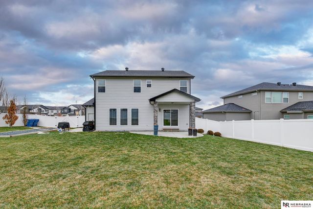 10702 Laramie Street, Papillion, NE 68046