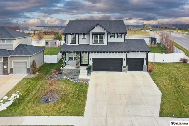 10702 Laramie Street, Papillion, NE 68046