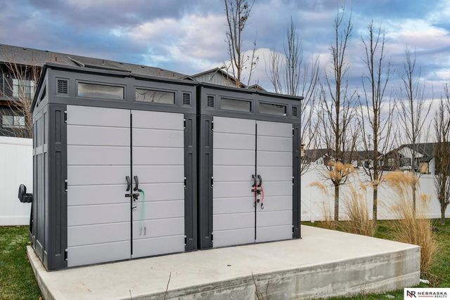 10702 Laramie Street, Papillion, NE 68046