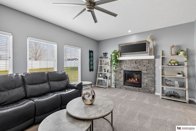 10702 Laramie Street, Papillion, NE 68046