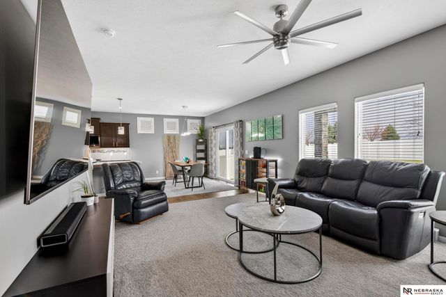 10702 Laramie Street, Papillion, NE 68046