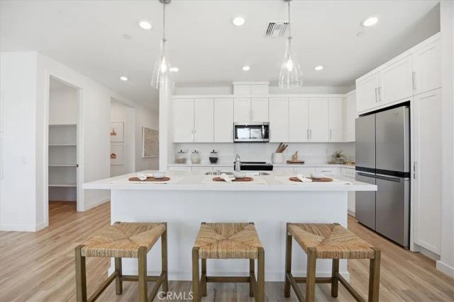 3223 E Avenue J-4, Lancaster, CA 93535