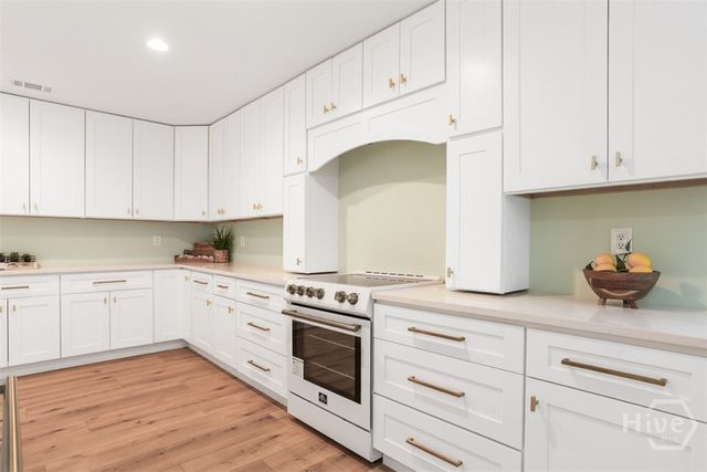 27 Pine Drive, Savannah, GA 31405