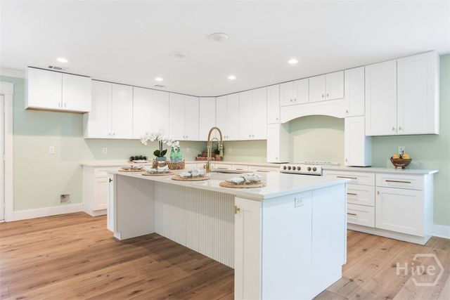 27 Pine Drive, Savannah, GA 31405