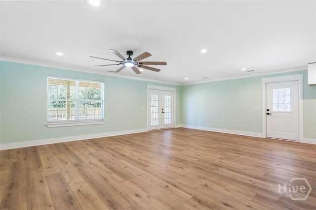 27 Pine Drive, Savannah, GA 31405