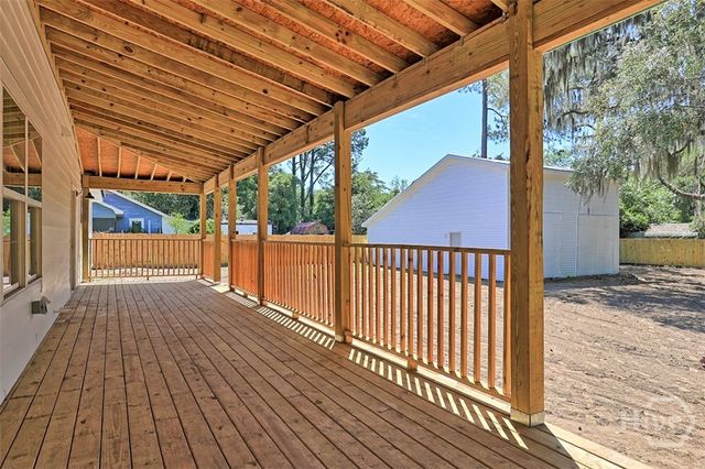 27 Pine Drive, Savannah, GA 31405