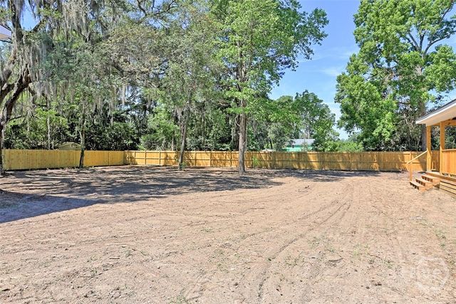 27 Pine Drive, Savannah, GA 31405
