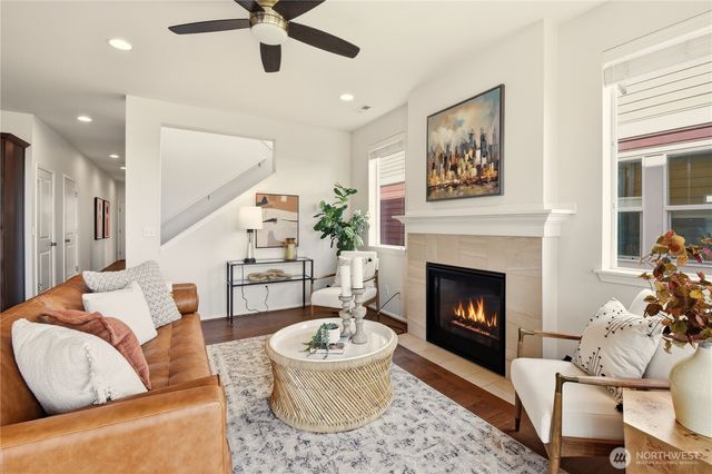 7012 30th Place SW, Seattle, WA 98126