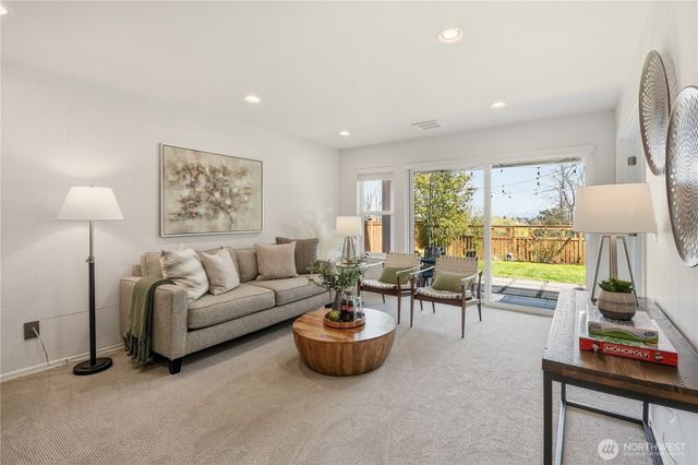 7012 30th Place SW, Seattle, WA 98126
